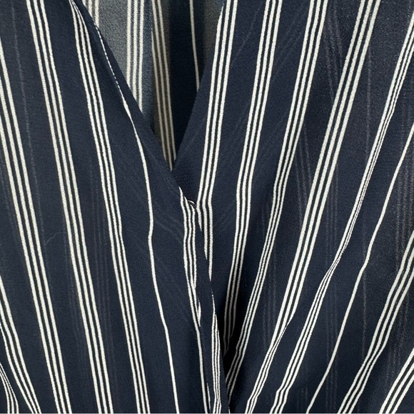 Rag and Bone Victor Sleeveless Silk Blend Navy and White Striped Top Size Small - Picture 4 of 7